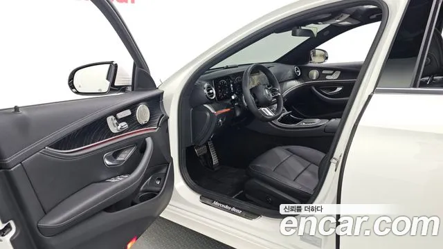 Mercedes-Benz E-Class — Фото автомобиля 6