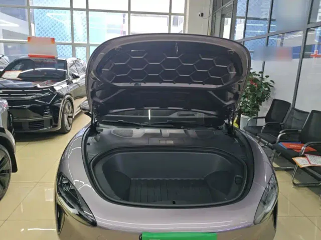 Xiaomi SU7 — Фото автомобиля 19