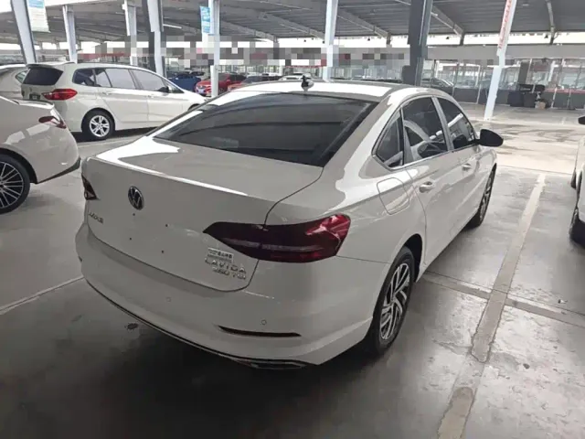 Volkswagen Lavida — Фото автомобиля 6