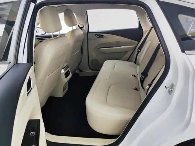 Wuling Starlight — Фото автомобиля 11