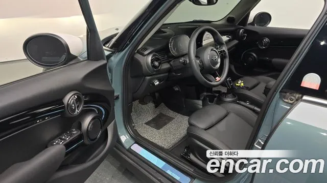 Mini Cooper — Фото автомобиля 11