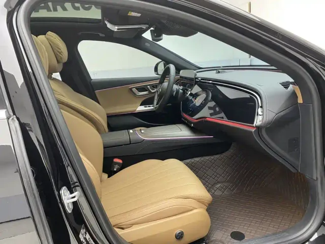 Mercedes-Benz E-Class — Фото автомобиля 18