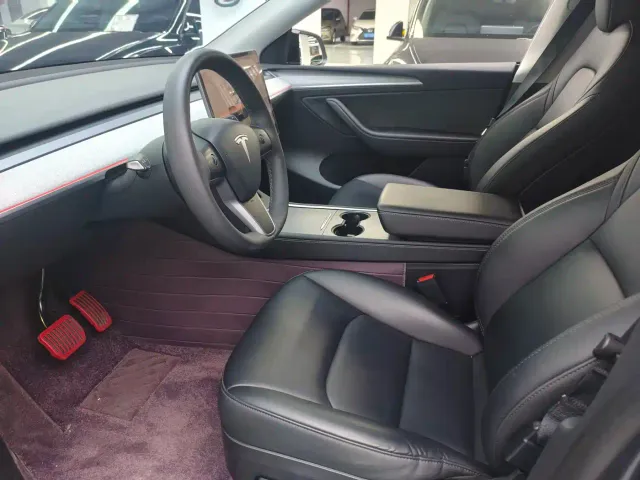 Tesla Model Y — Фото автомобиля 4