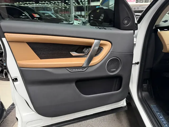 Land Rover Discovery Sport — Фото автомобиля 12