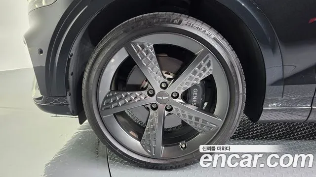 Genesis GV70 2.5T Бензин 2WD — Фото автомобиля 4