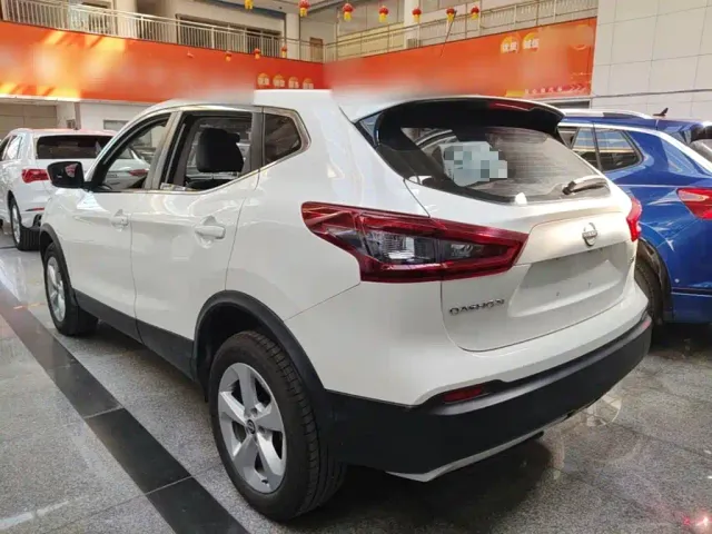 Nissan Qashqai — Фото автомобиля 4