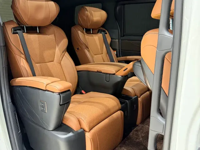 Toyota Vellfire — Фото автомобиля 9