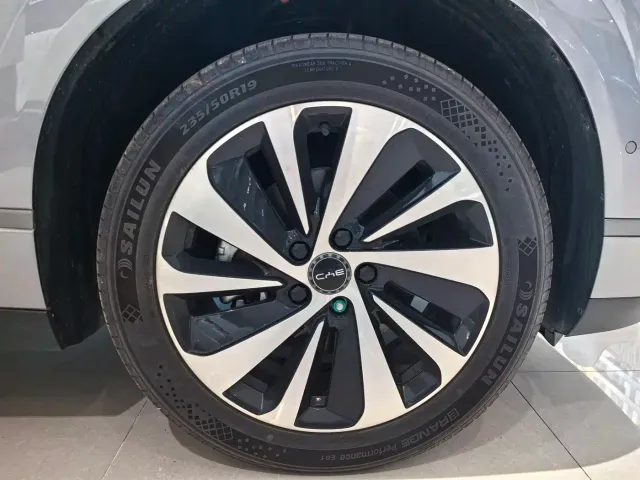 BYD Sealion 06 — Фото автомобиля 11