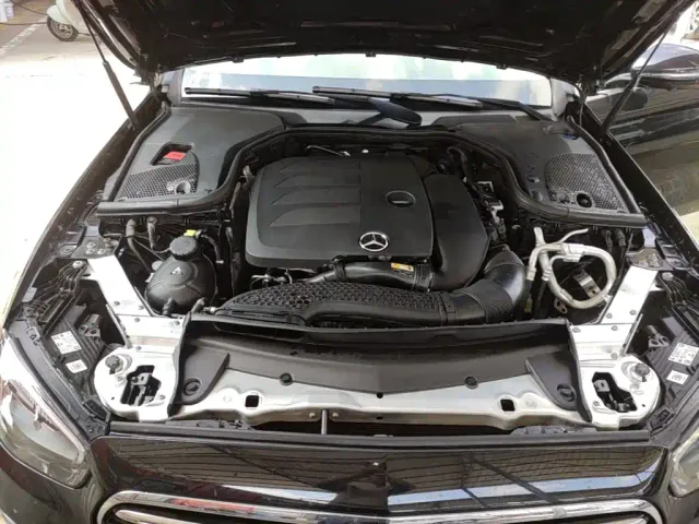 Mercedes-Benz E-Class — Фото автомобиля 19