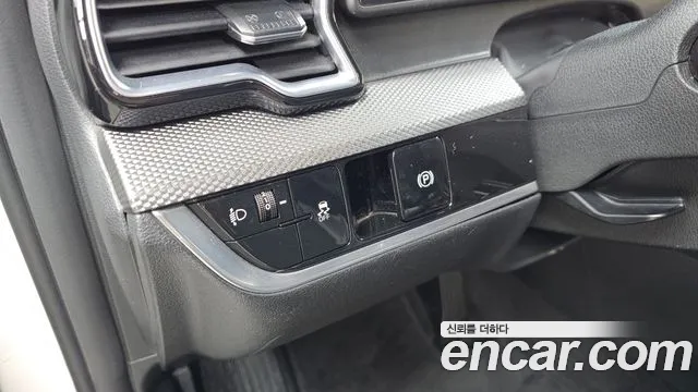Kia Sportage Sportage 5-е поколение Бензин 1.6 турбо 2WD — Фото автомобиля 15