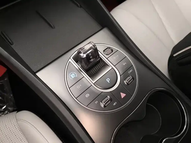 BYD Seal 05 DM-i — Фото автомобиля 13