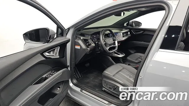 Audi Q4 e-tron — Фото автомобиля 2