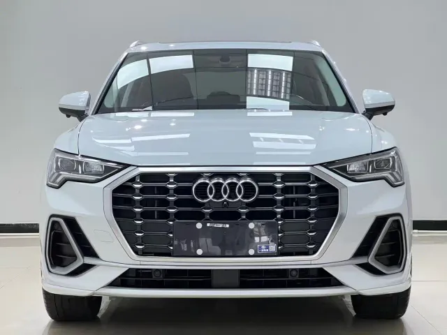 Audi Q3 — Фото автомобиля 2