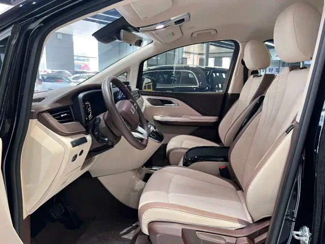 Bestune Besturn M9 — Фото автомобиля 4