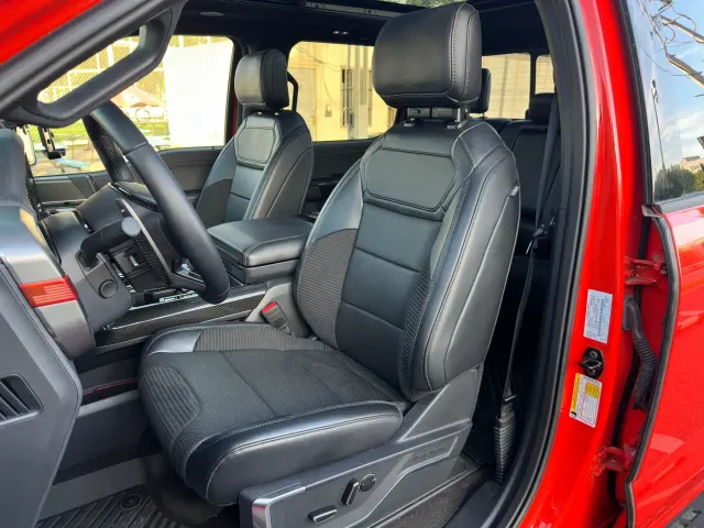 Ford F-150 Raptor — Фото автомобиля 11