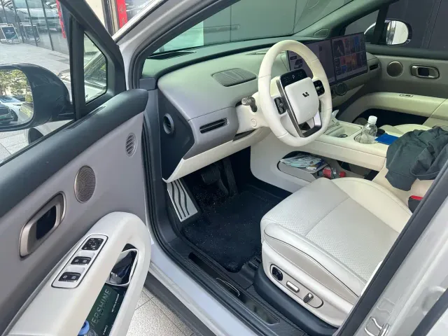 Li Auto i6 — Фото автомобиля 2