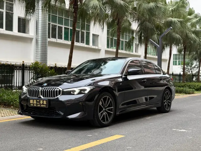 Фотография автомобиля — BMW 3 Series
