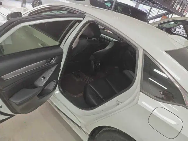 Honda Accord — Фото автомобиля 6