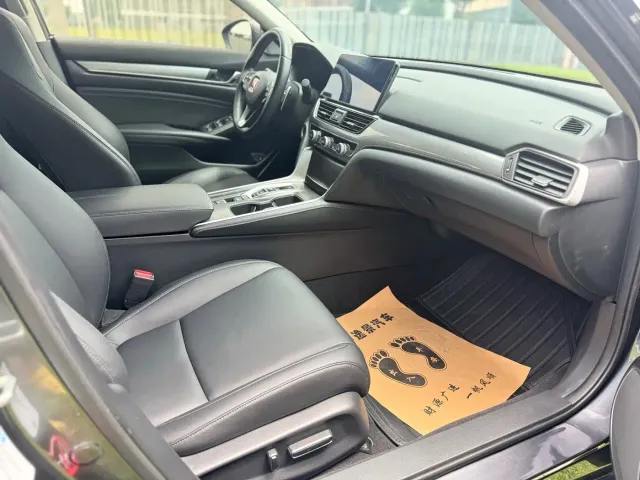 Honda Accord — Фото автомобиля 9