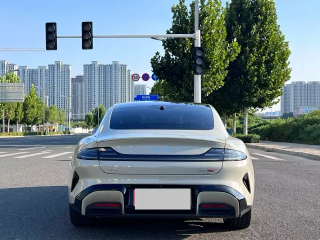 Xiaomi SU7 — Фото автомобиля 15
