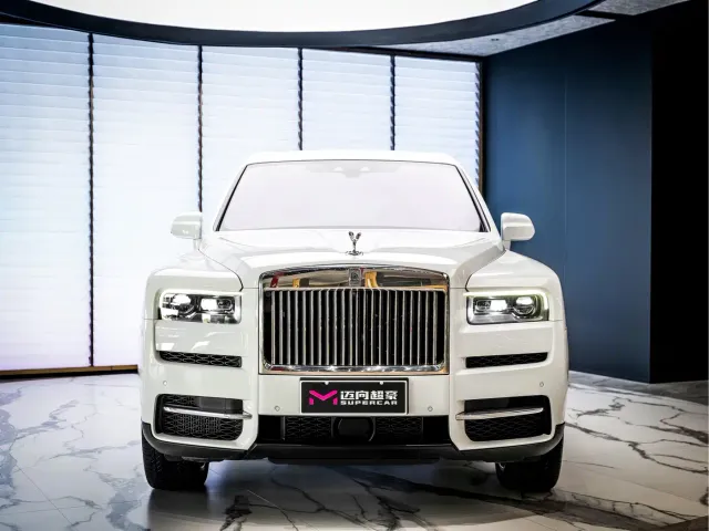 Rolls-Royce Cullinan — Фото автомобиля 2