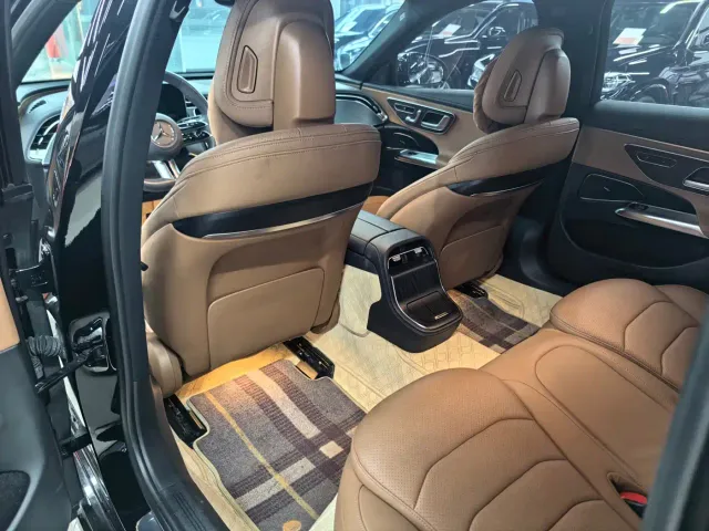 Mercedes-Benz E-Class — Фото автомобиля 14