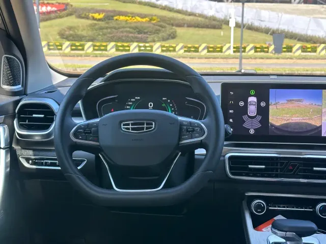 Geely Binyue — Фото автомобиля 16