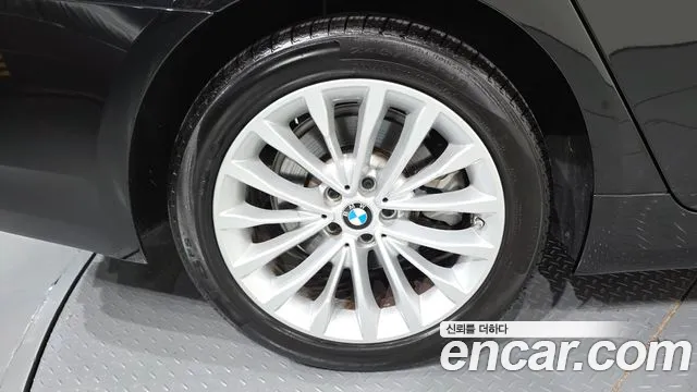 BMW 5 Series G30 — Фото автомобиля 5