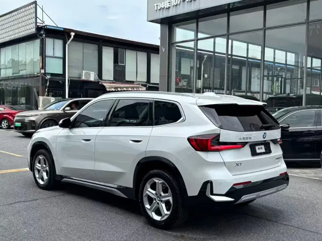 BMW X1 — Фото автомобиля 12