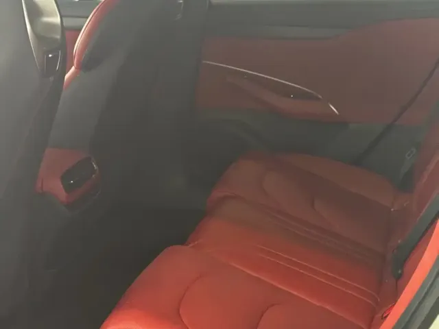 Xiaomi SU7 — Фото автомобиля 5