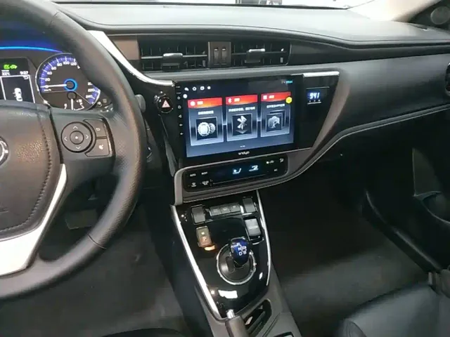 Toyota Corolla Twin Engine E+ — Фото автомобиля 12