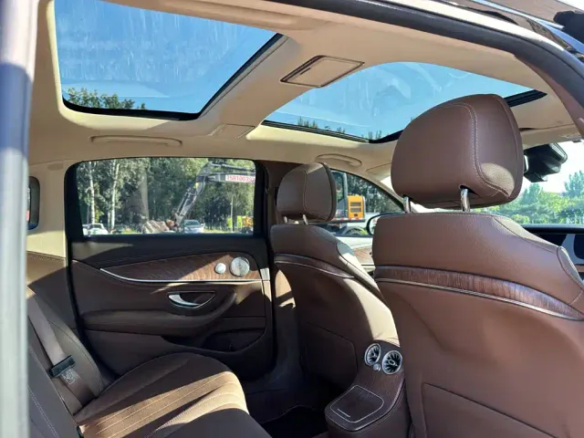 Mercedes-Benz E-Class — Фото автомобиля 18