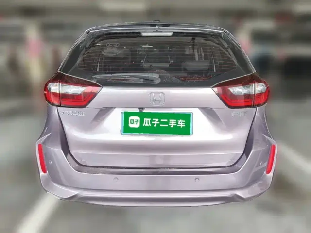 Honda Fit — Фото автомобиля 3