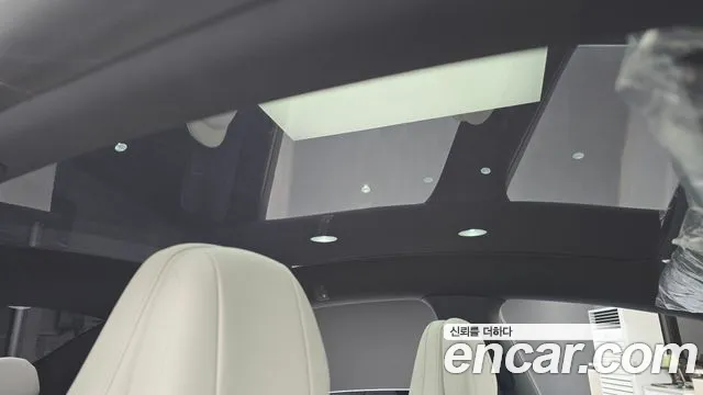 Tesla Model Y — Фото автомобиля 22