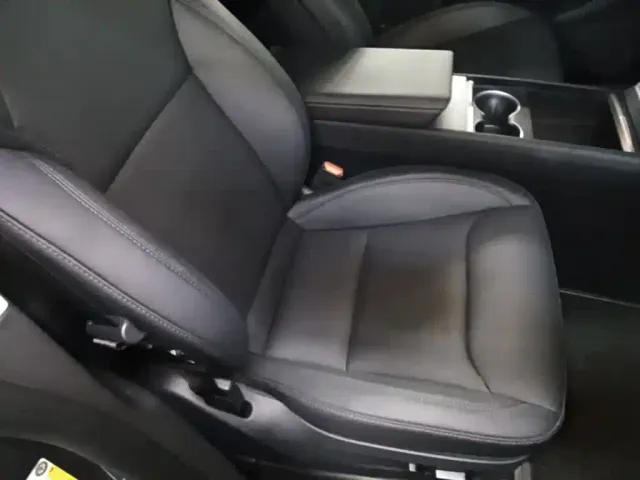 Tesla Model Y — Фото автомобиля 24
