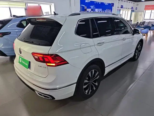 Volkswagen Tiguan L — Фото автомобиля 6