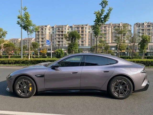 Xiaomi SU7 — Фото автомобиля 4