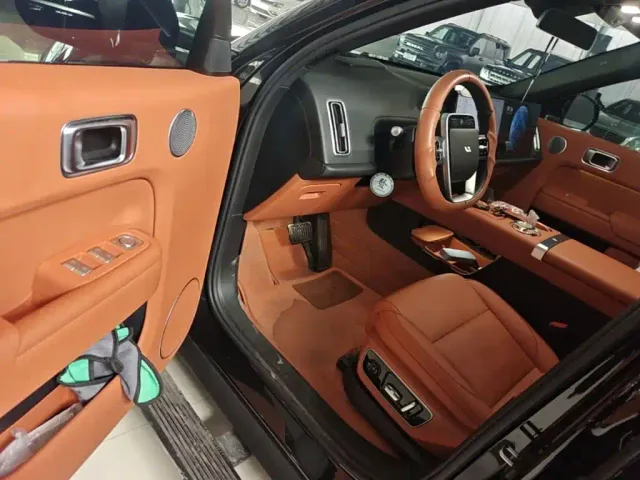 Li Auto L7 — Фото автомобиля 15
