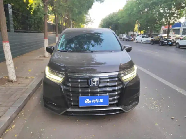 Honda Elysion — Фото автомобиля 2