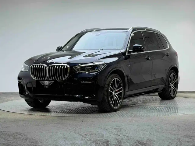 Фотография автомобиля — BMW X5