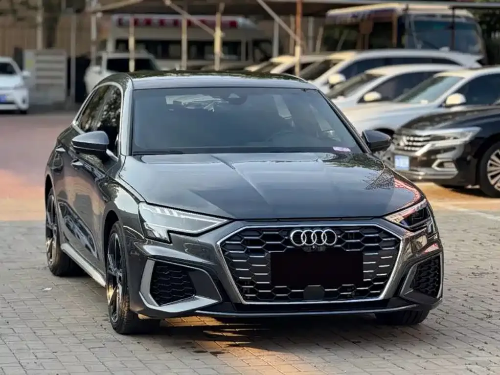 Audi Audi A3 2023 Facelift Sportback 35 TFSI Fashion Sport — Фото автомобиля 3