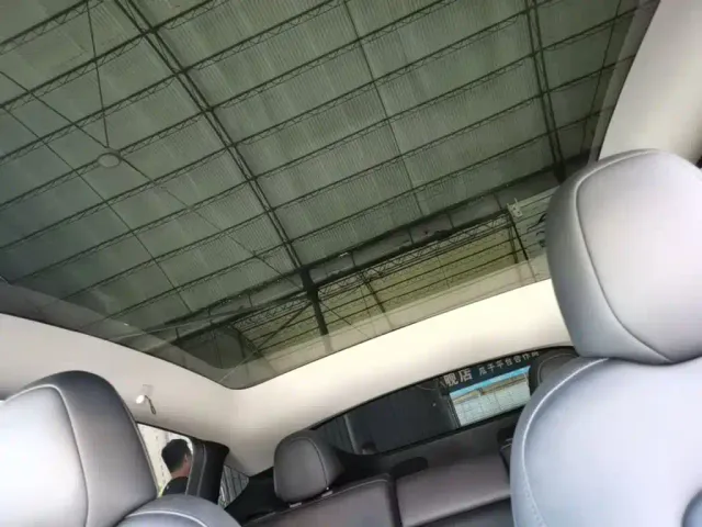 Tesla Model Y — Фото автомобиля 17