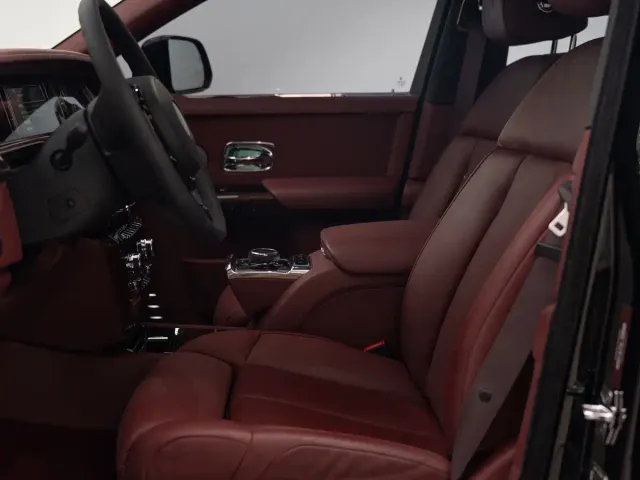 Rolls-Royce Phantom — Фото автомобиля 8