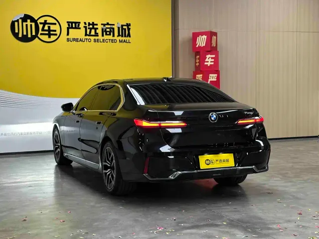 BMW 7 Series — Фото автомобиля 5