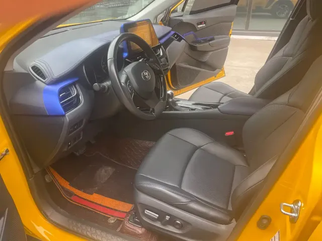 Toyota C-HR — Фото автомобиля 8