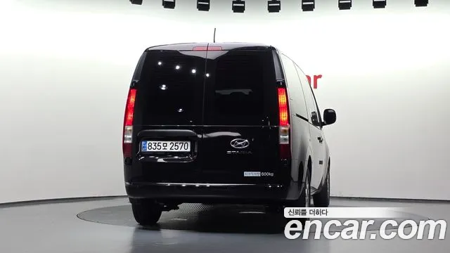 Hyundai Staria — Фото автомобиля 4