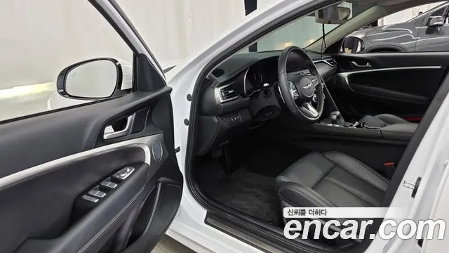 Genesis G70 — Фото автомобиля 10
