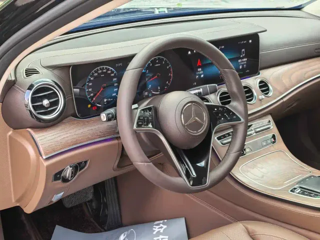 Mercedes-Benz E-Class — Фото автомобиля 6