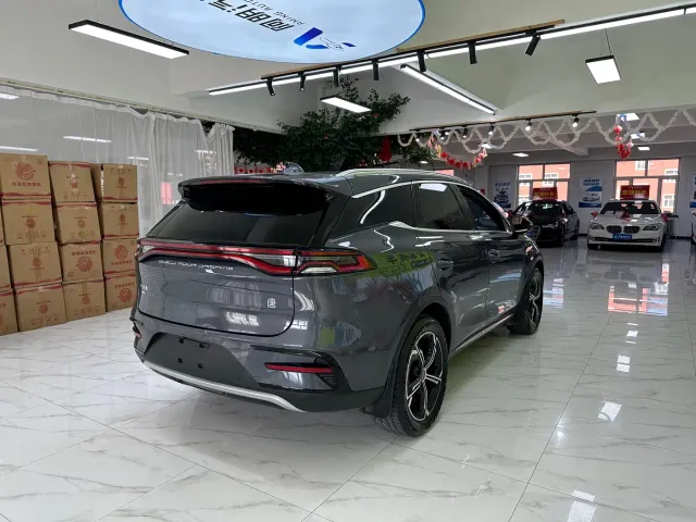 BYD Tang — Фото автомобиля 4