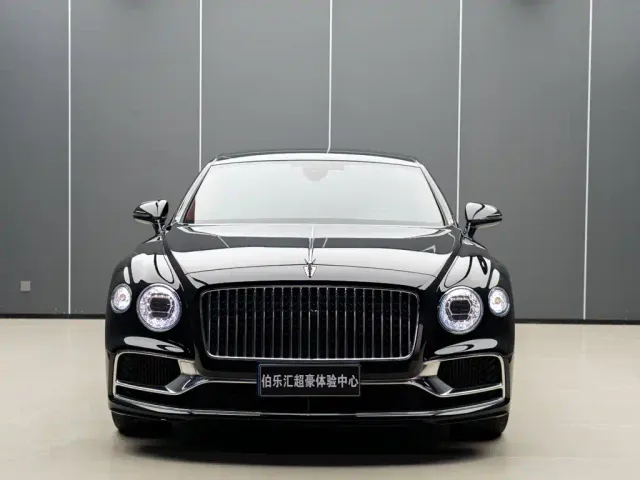 Bentley Flying Spur — Фото автомобиля 4